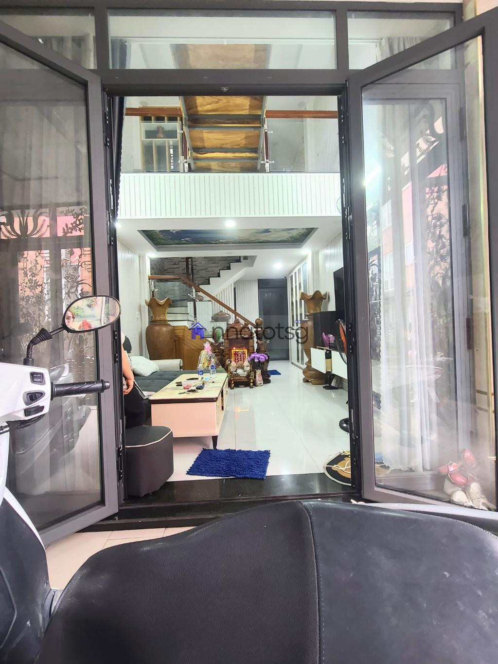 NHÀ ĐẸP LUNG LINH 5 TẦNG_ XE HƠI VÀO NHÀ _ DÂN TRÍ TỐT.