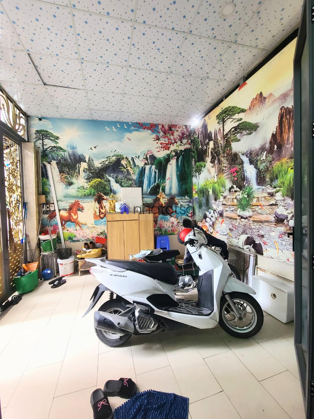 NHÀ ĐẸP LUNG LINH 5 TẦNG_ XE HƠI VÀO NHÀ _ DÂN TRÍ TỐT.