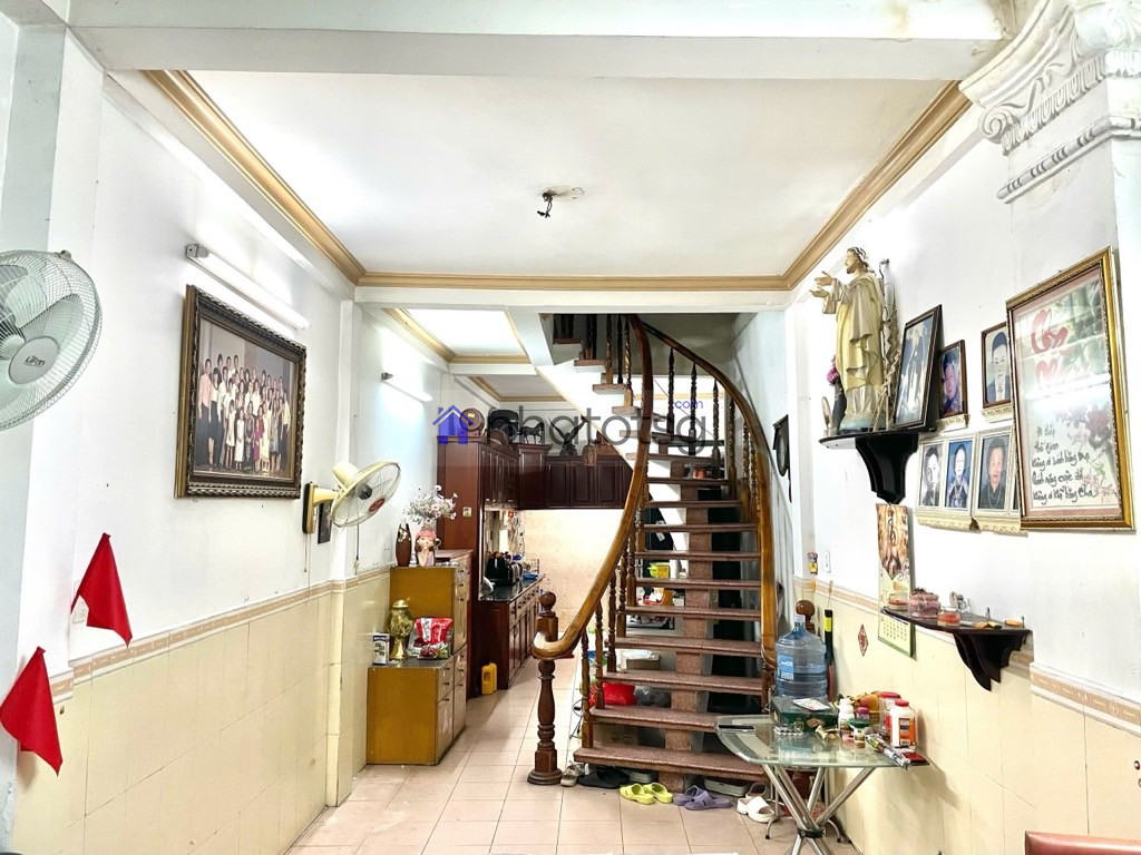 KHU VỰC VIP TRUNG TÂM GÒ VẤP NGÃ 5 MẶT TIỀN KINH DOANH SẦM UẤT BẬC NHẤT.