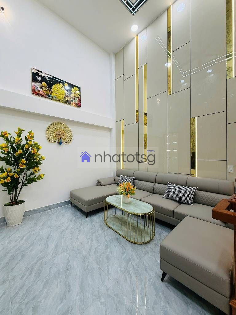 SIÊU PHẨM 5 TẦNG MỚI XÂY ĐỒNG BỘ SANG TRỌNG - HXH - TẶNG NỘI THẤT CAO CẤP- NGAY EMART PHAN HUY ÍCH