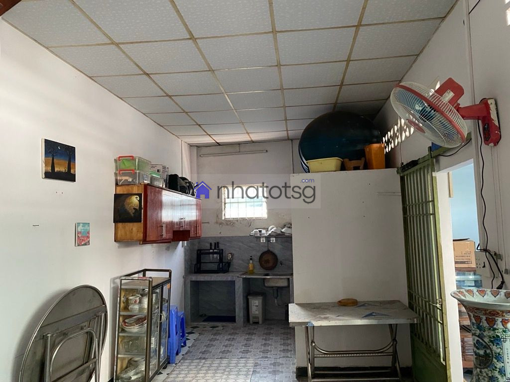 LÔ GÓC HAI MẶT TIỀN, THOÁNG SÁNG, NGANG HƠN 6M, PHÙ HỢP XÂY NHÀ KIỂU MÁI THÁI. HẺM XE BỐN CHỖ VÀO NHÀ.