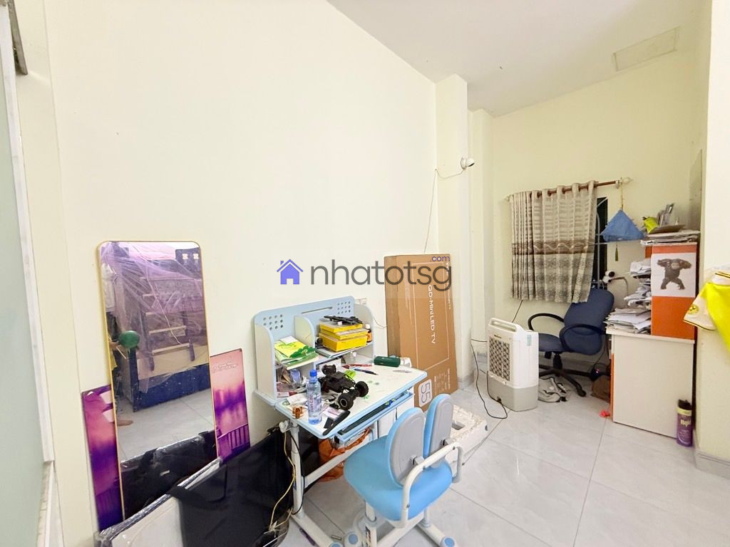 SÁT MẶT TIỀN ĐƯỜNG - VF3 NGỦ TRONG NHÀ - 2 TẦNG - TẶNG FULL NỘI THẤT.