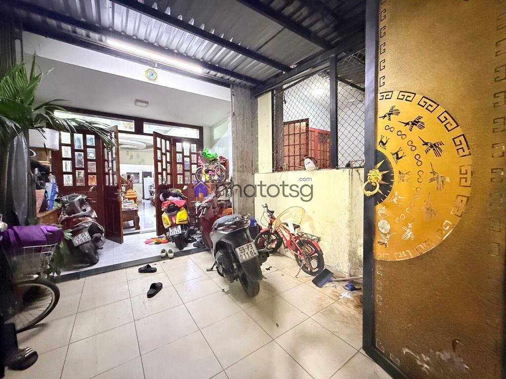 SÁT MẶT TIỀN ĐƯỜNG - VF3 NGỦ TRONG NHÀ - 2 TẦNG - TẶNG FULL NỘI THẤT.