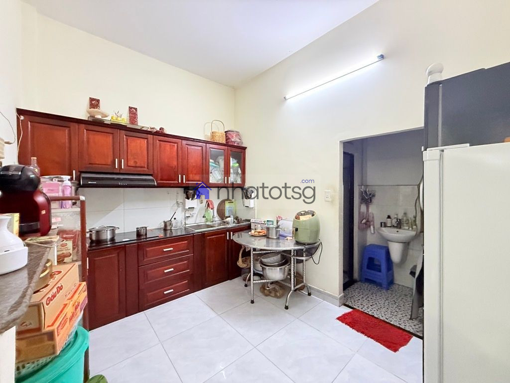 SÁT MẶT TIỀN ĐƯỜNG - VF3 NGỦ TRONG NHÀ - 2 TẦNG - TẶNG FULL NỘI THẤT.