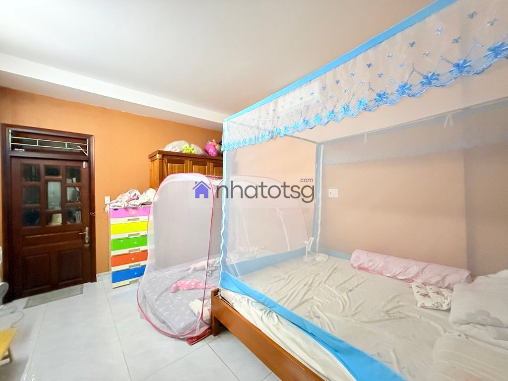 SÁT MẶT TIỀN ĐƯỜNG - VF3 NGỦ TRONG NHÀ - 2 TẦNG - TẶNG FULL NỘI THẤT.