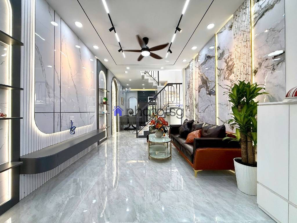 NHÀ 2 MẶT HẺM TRƯỚC VÀ SAU. VỊ TRÍ TRUNG TÂM, NHÀ ĐANG CHO THUÊ CÓ DÒNG TIỀN SẴN.