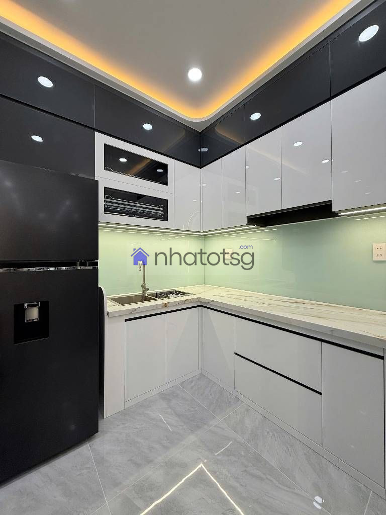 NHÀ 2 MẶT HẺM TRƯỚC VÀ SAU. VỊ TRÍ TRUNG TÂM, NHÀ ĐANG CHO THUÊ CÓ DÒNG TIỀN SẴN.