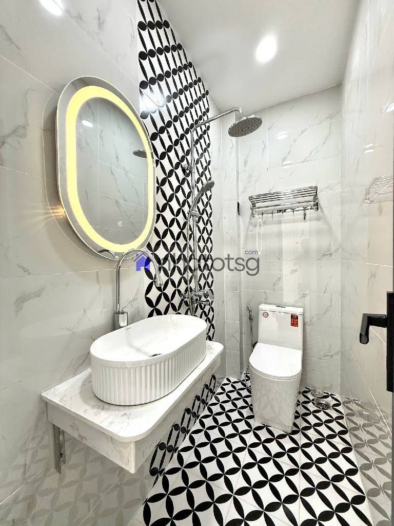 NHÀ 2 MẶT HẺM TRƯỚC VÀ SAU. VỊ TRÍ TRUNG TÂM, NHÀ ĐANG CHO THUÊ CÓ DÒNG TIỀN SẴN.