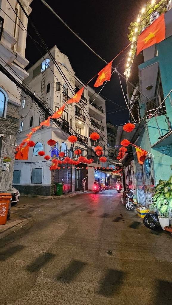 HẺM Ô TÔ - GẦN SÂN BAY TÂN SƠN NHẤT.