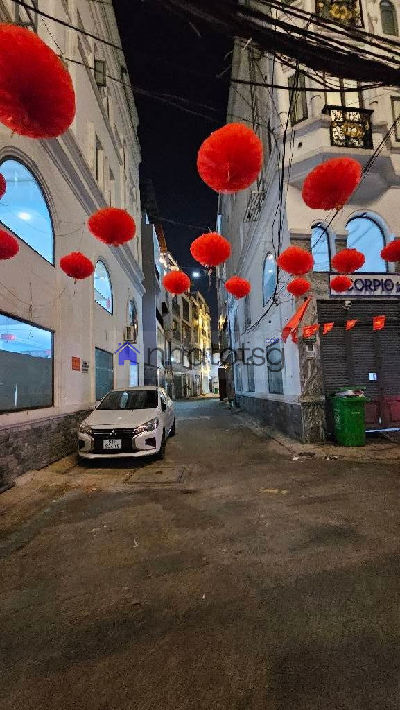 HẺM Ô TÔ - GẦN SÂN BAY TÂN SƠN NHẤT.