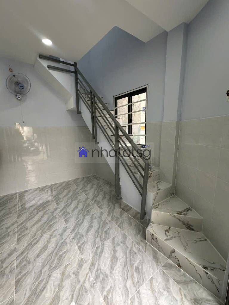 HẺM Ô TÔ - GẦN SÂN BAY TÂN SƠN NHẤT.