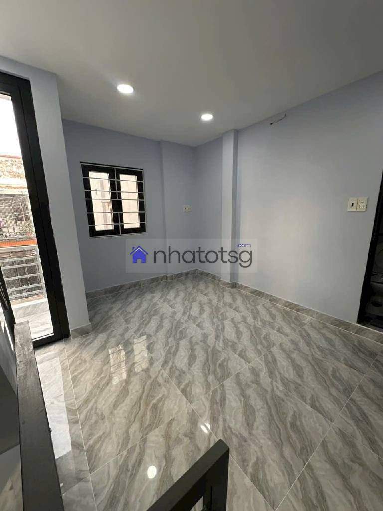 HẺM Ô TÔ - GẦN SÂN BAY TÂN SƠN NHẤT.