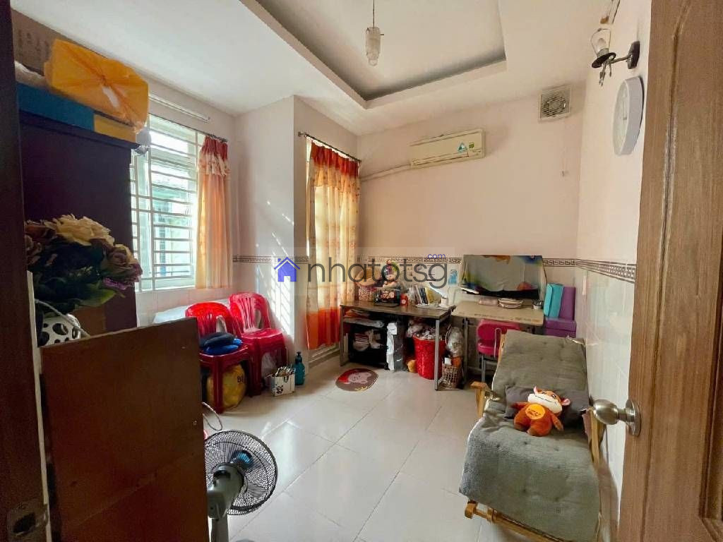 TRUNG TÂM P.10 – GẦN NGÃ 5 QUANG TRUNG