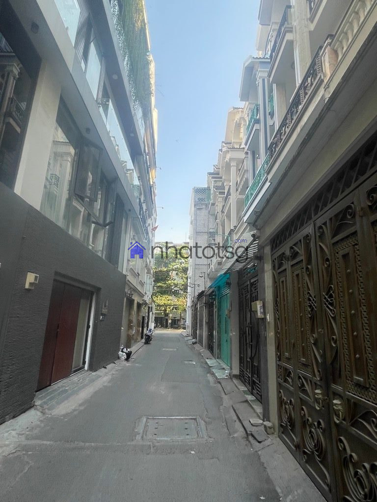 SIÊU PHẨM NHÀ PHỐ - GARA Ô TÔ- HỒ BƠI- NỘI THẤT CAO CẤP - 5 TẦNG - DTSD 168M2 - HXH THÔNG.