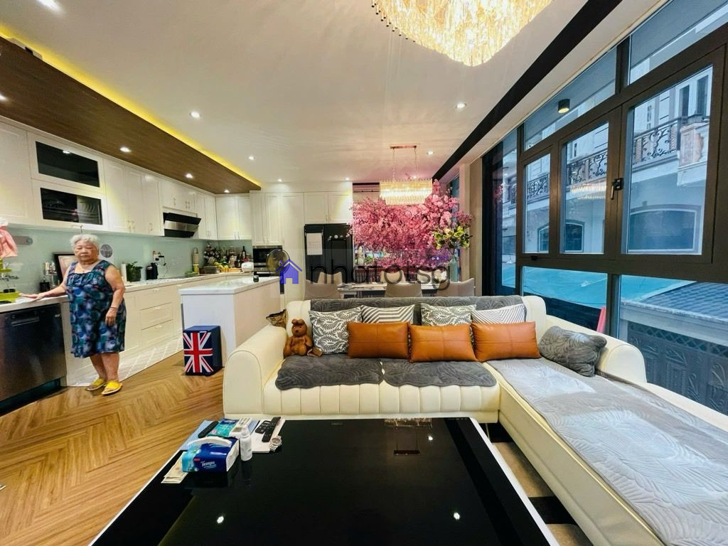 SIÊU PHẨM NHÀ PHỐ - GARA Ô TÔ- HỒ BƠI- NỘI THẤT CAO CẤP - 5 TẦNG - DTSD 168M2 - HXH THÔNG.