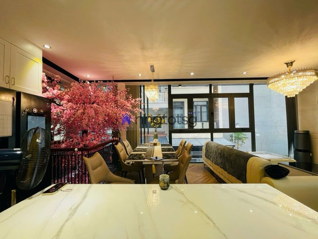 SIÊU PHẨM NHÀ PHỐ - GARA Ô TÔ- HỒ BƠI- NỘI THẤT CAO CẤP - 5 TẦNG - DTSD 168M2 - HXH THÔNG.