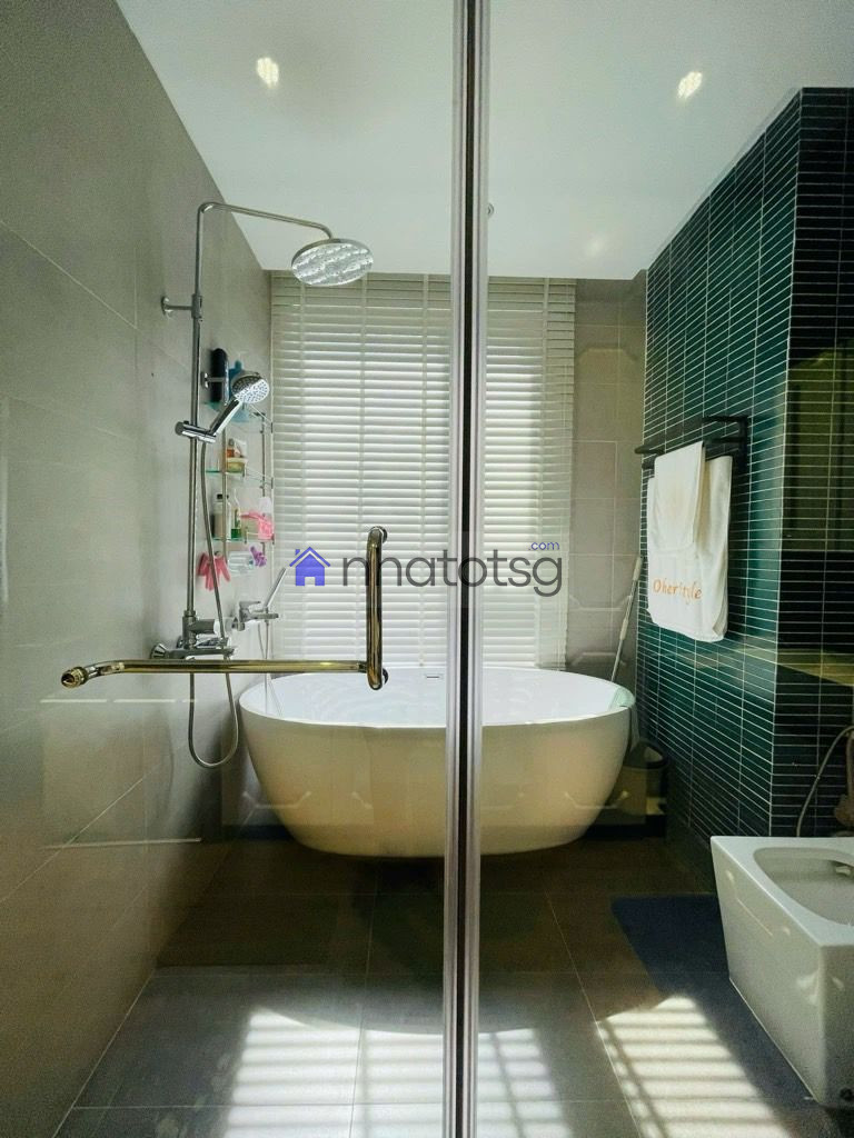 SIÊU PHẨM NHÀ PHỐ - GARA Ô TÔ- HỒ BƠI- NỘI THẤT CAO CẤP - 5 TẦNG - DTSD 168M2 - HXH THÔNG.