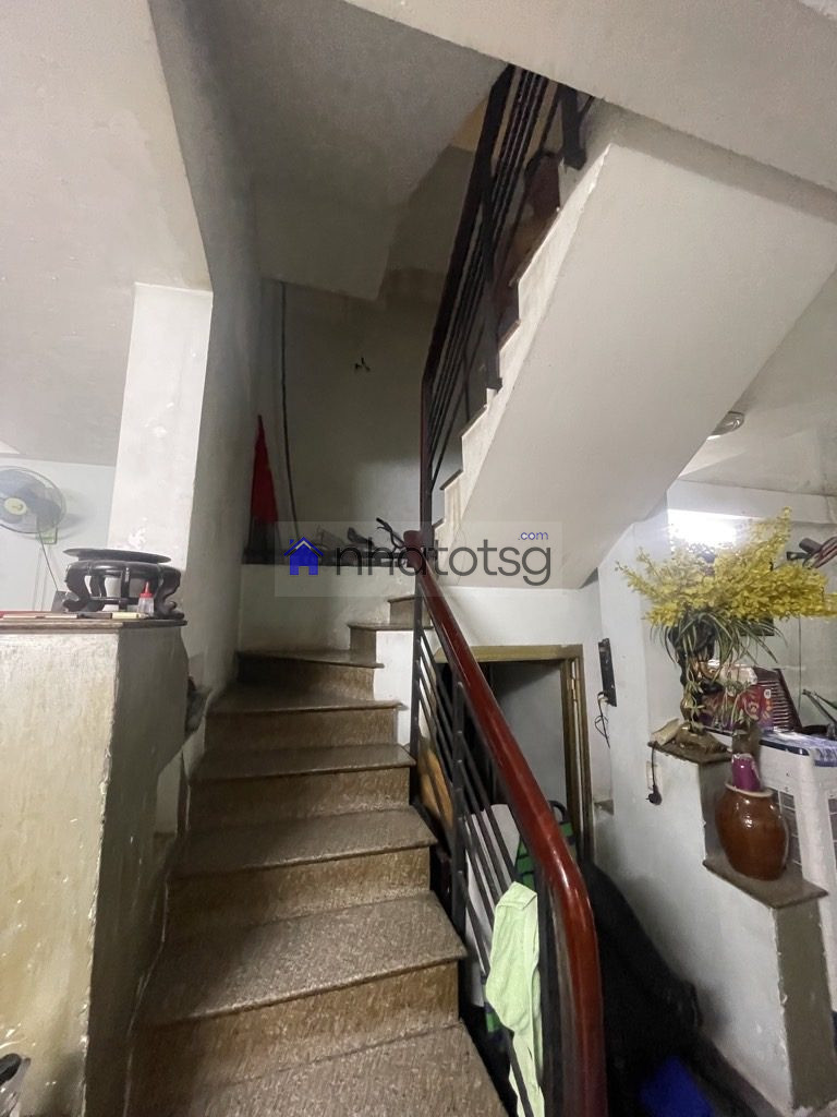 CĂN GÓC 2 MẶT THOÁNG - CÁCH MẶT TIỀN 20M - 3 TẦNG.