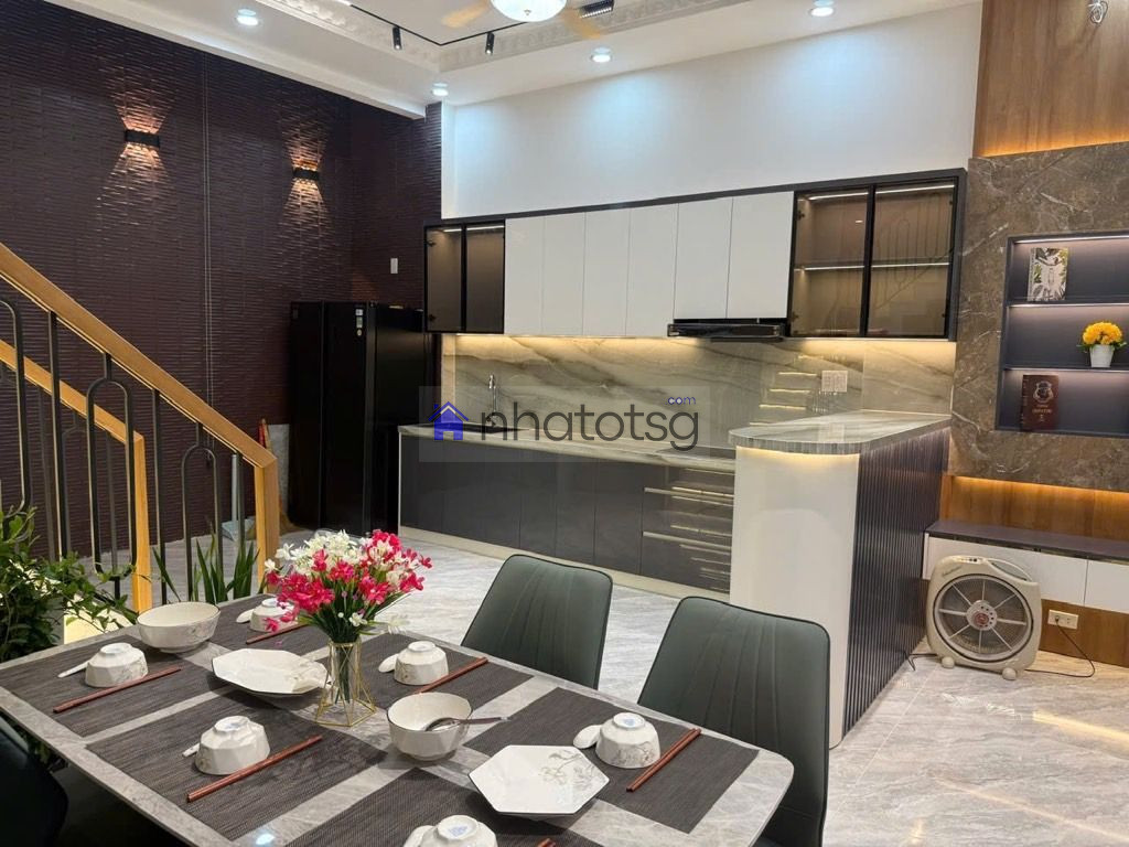 NHÀ MỚI XD VẪN CÒN THƠM MÙI SƠN. TẶNG TOÀN BỘ NỘI THẤT XỊN SÒ