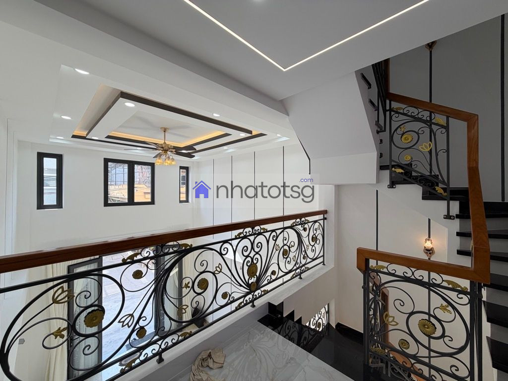 SIÊU PHẨM XÂY MỚI GIÁP BÌNH THẠNH - 4 TẦNG - XE HƠI ĐỔ CỔNG - HÀNG XÓM DÂN TRÍ