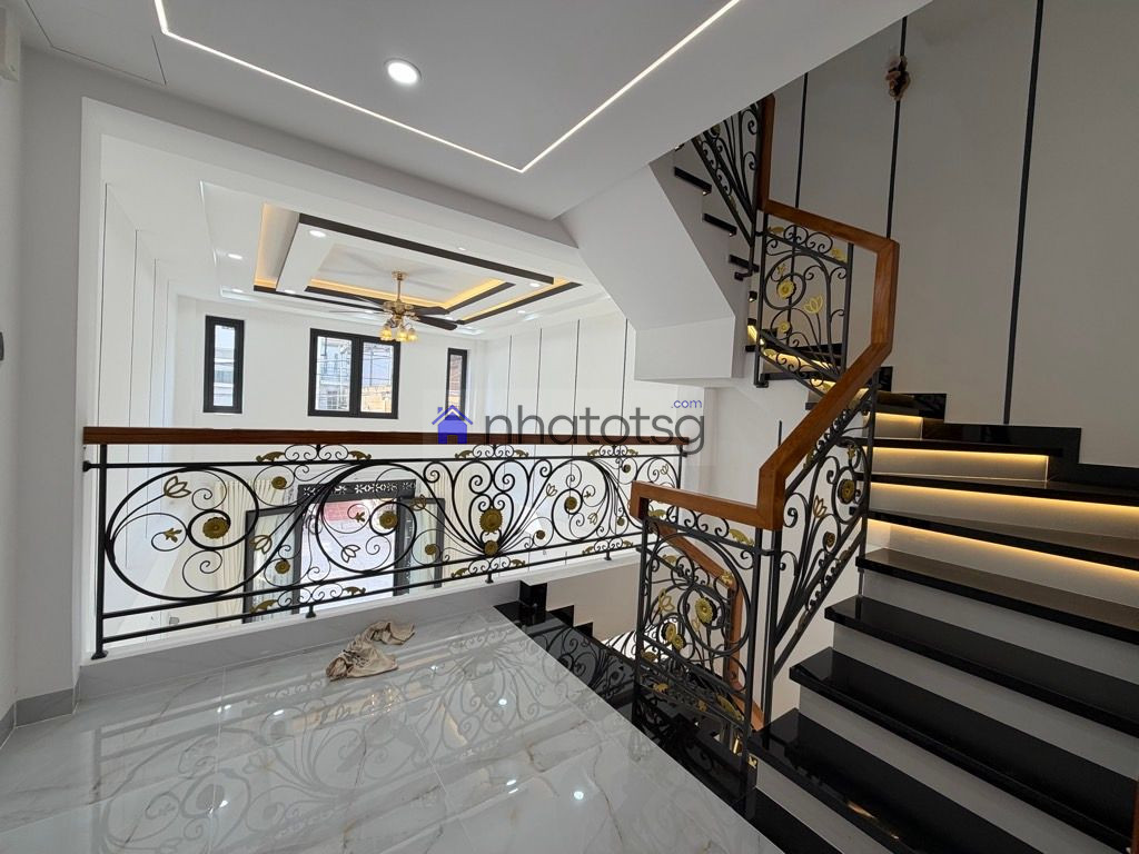 SIÊU PHẨM XÂY MỚI GIÁP BÌNH THẠNH - 4 TẦNG - XE HƠI ĐỔ CỔNG - HÀNG XÓM DÂN TRÍ