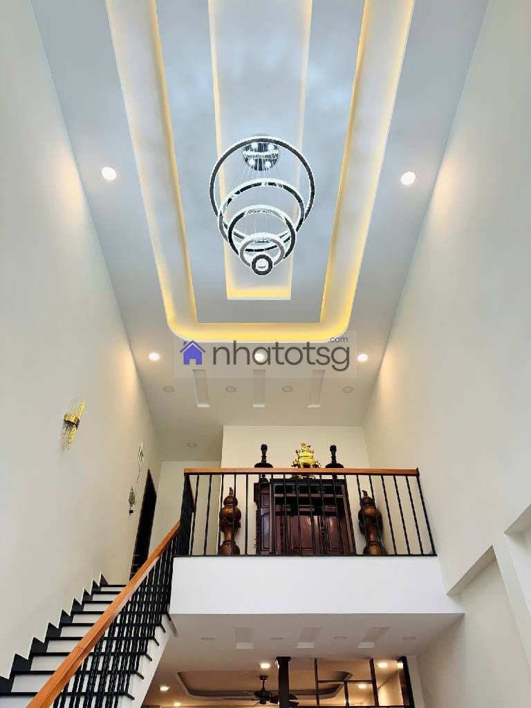 NHÀ THIẾT KẾ RỘNG ĐẸP, HIỆN ĐẠI.