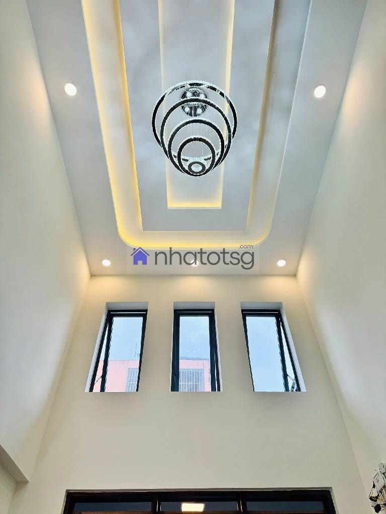 NHÀ THIẾT KẾ RỘNG ĐẸP, HIỆN ĐẠI.