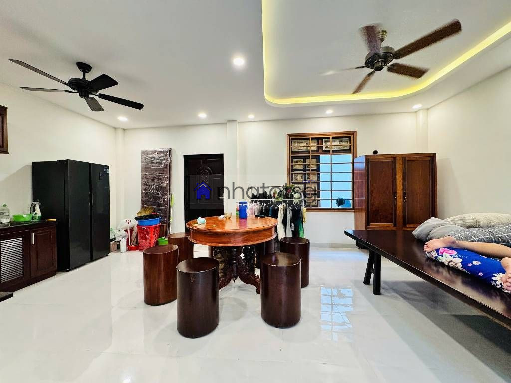 NHÀ THIẾT KẾ RỘNG ĐẸP, HIỆN ĐẠI.