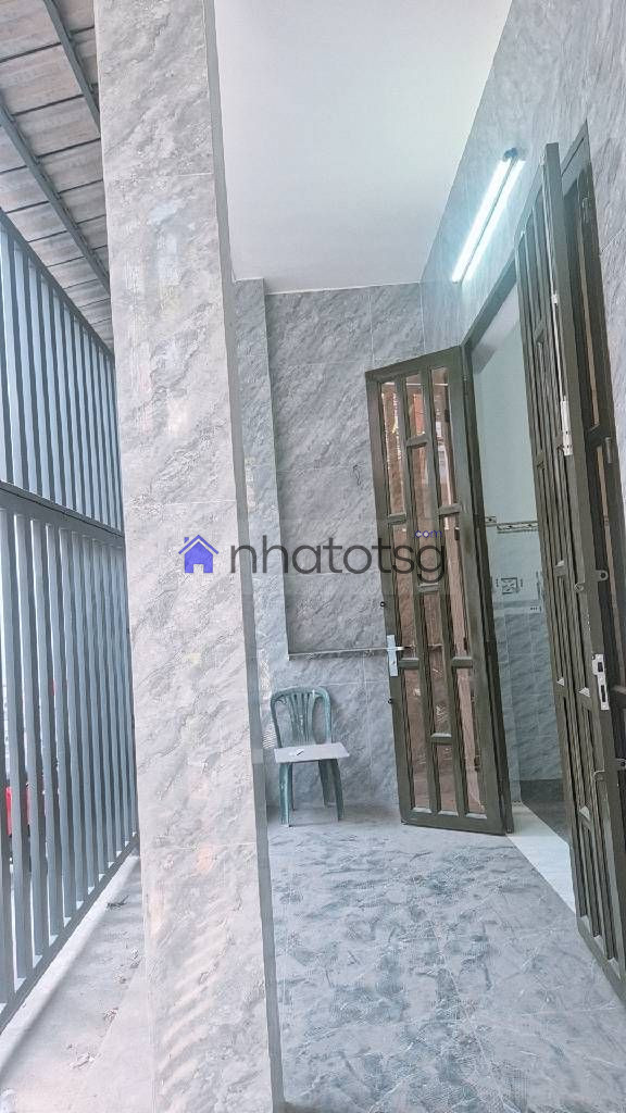 VỊ TRÍ ĐẮC ĐỊA, NGAY KHU VỰC SẦM UẤT.​ NGAY SÁT SIÊU THỊ EMART VÀ KHU CHUNG CƯ, GIAO THÔNG CỰC KỲ THUẬN TIỆN.​