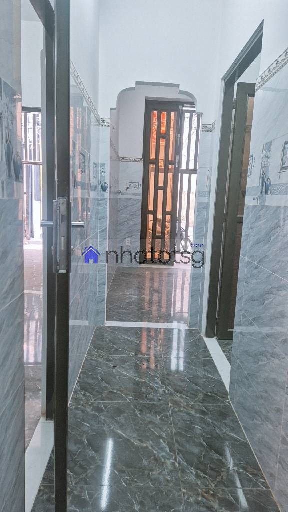 VỊ TRÍ ĐẮC ĐỊA, NGAY KHU VỰC SẦM UẤT.​ NGAY SÁT SIÊU THỊ EMART VÀ KHU CHUNG CƯ, GIAO THÔNG CỰC KỲ THUẬN TIỆN.​