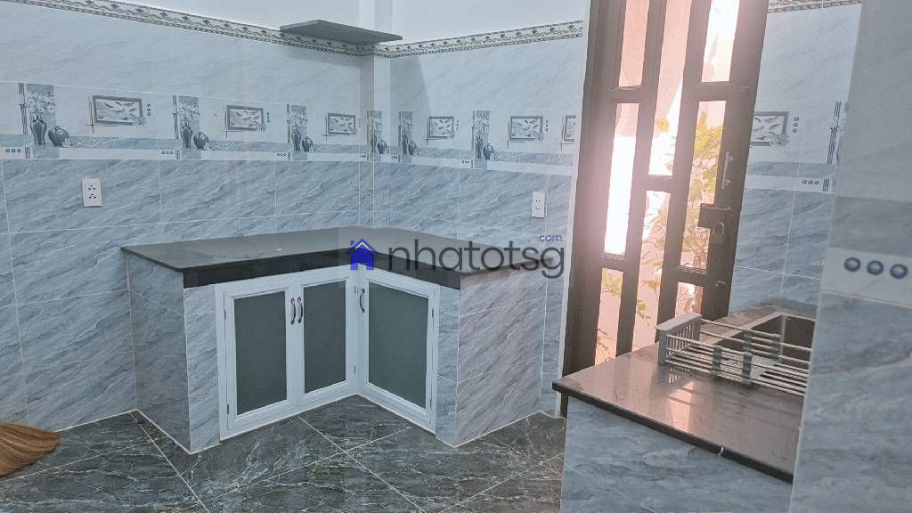 VỊ TRÍ ĐẮC ĐỊA, NGAY KHU VỰC SẦM UẤT.​ NGAY SÁT SIÊU THỊ EMART VÀ KHU CHUNG CƯ, GIAO THÔNG CỰC KỲ THUẬN TIỆN.​