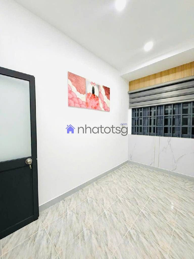 MẶT TIỀN - NHÀ 2 TẦNG XE HƠI NGỦ TRONG NHÀ