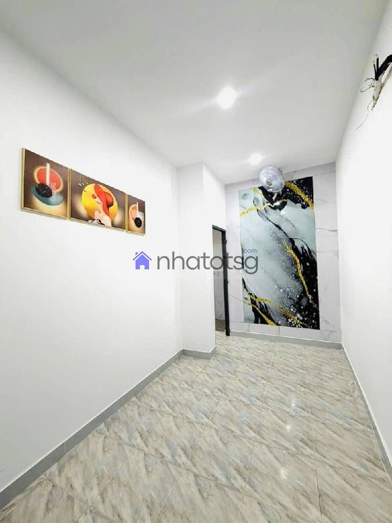 MẶT TIỀN - NHÀ 2 TẦNG XE HƠI NGỦ TRONG NHÀ