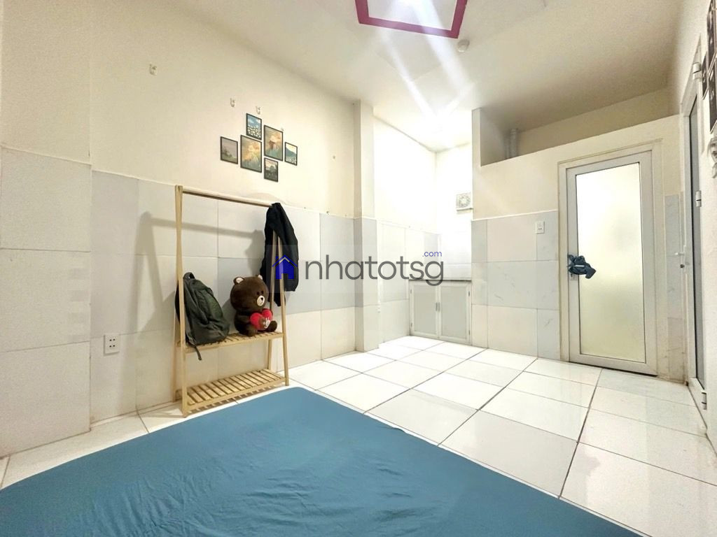 CHDV HẺM XE HƠI - 4 TẦNG 10 PHÒNG TRỌ THU NHẬP 40TR/ THÁNG - ĐIỆN NĂNG LƯỢNG MẶT TRỜI