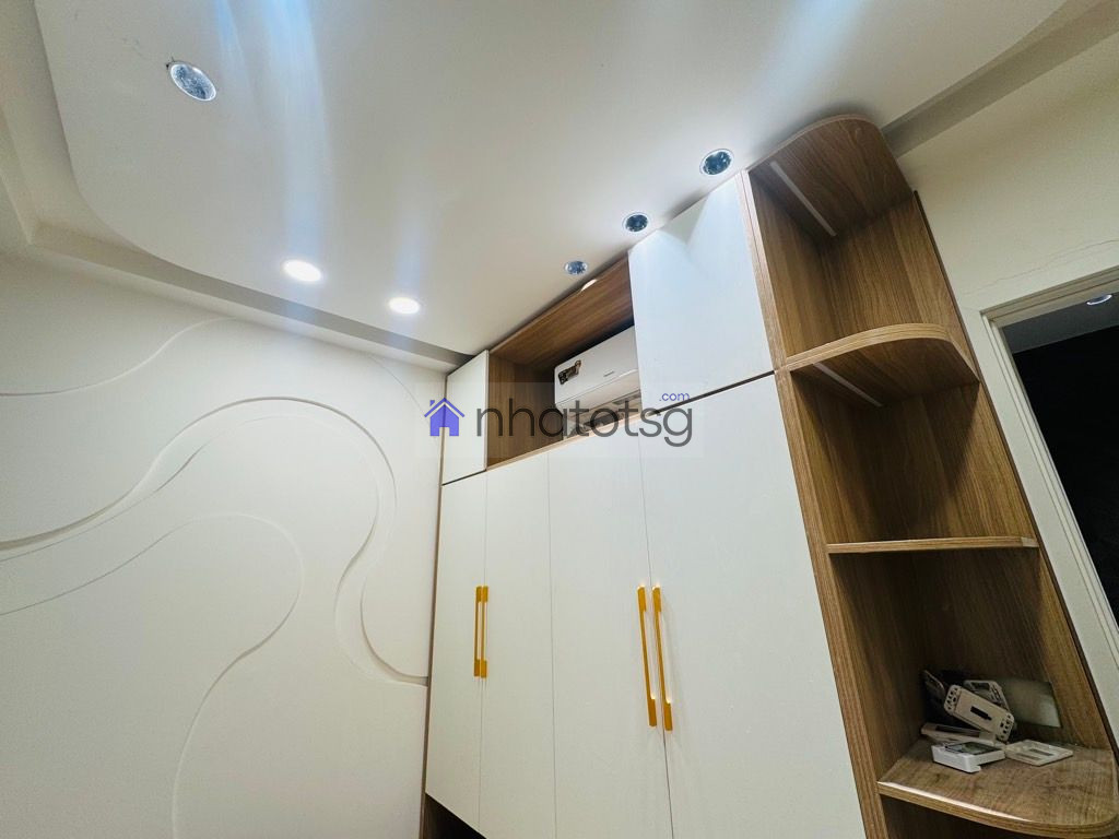 GẦN SIÊU THỊ EMART - 3 TẦNG MỚI - TẶNG FULL NỘI THẤT CAO CẤP - VÀI BƯỚC RA XE TẢI.