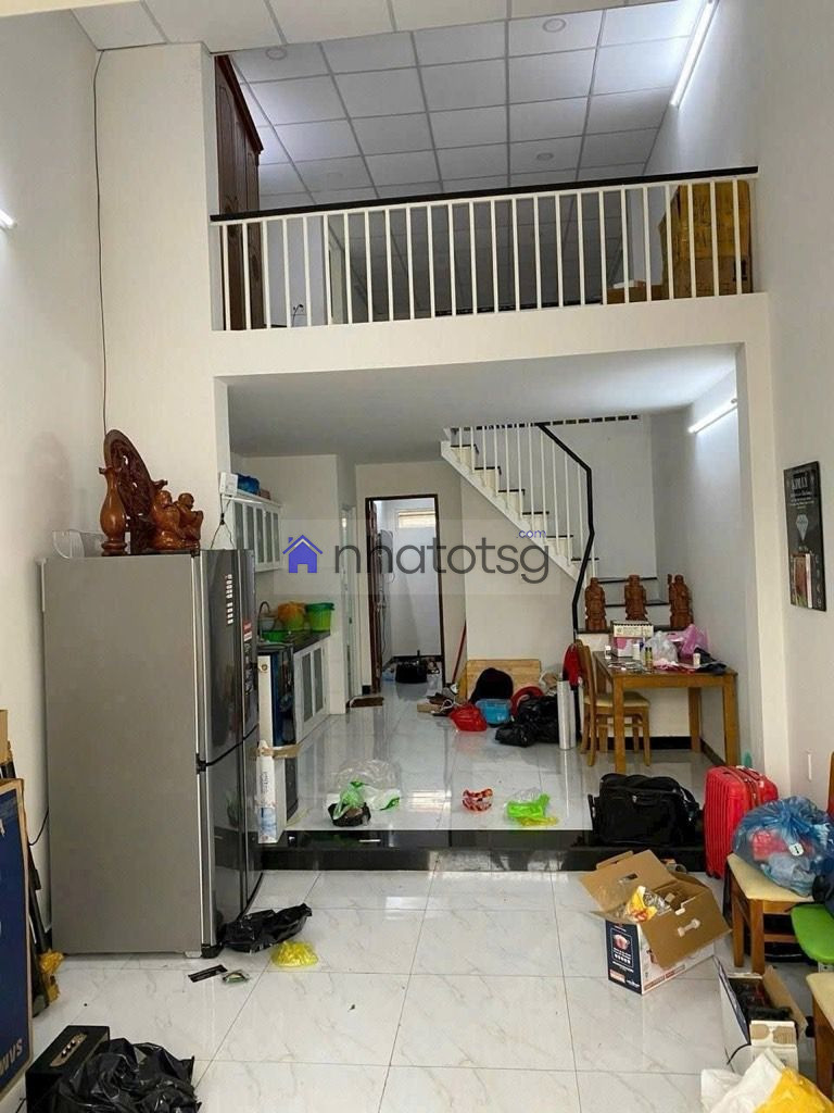 HẺM RỘNG, SẠCH SẼ. DÂN TRÍ CAO. Ở HAY CHO THUÊ ĐỀU TUYỆT VỜI.