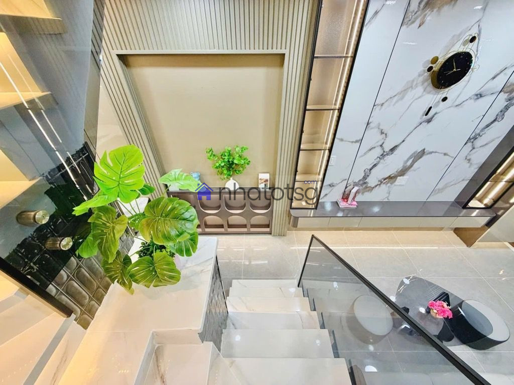 NỞ HẬU ĐẸP - HẺM THÔNG, VỪA Ở VỪA KINH DOANH - TẶNG FULL NỘI THẤT XỊN - CÔNG NHẬN VÀ HOÀN CÔNG ĐỦ.