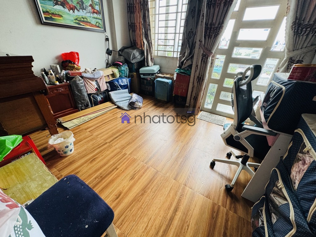 NHÀ 3 TẦNG, 4 PHÒNG - VUÔNG A4 - XE TẢI THÔNG, Ô TÔ VÀO NHÀ. KHU DÂN TRÍ CAO.