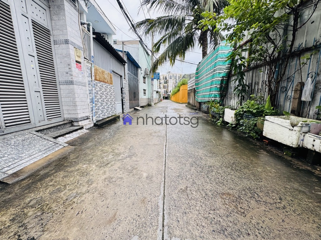 NHÀ 3 TẦNG, 4 PHÒNG - VUÔNG A4 - XE TẢI THÔNG, Ô TÔ VÀO NHÀ. KHU DÂN TRÍ CAO.