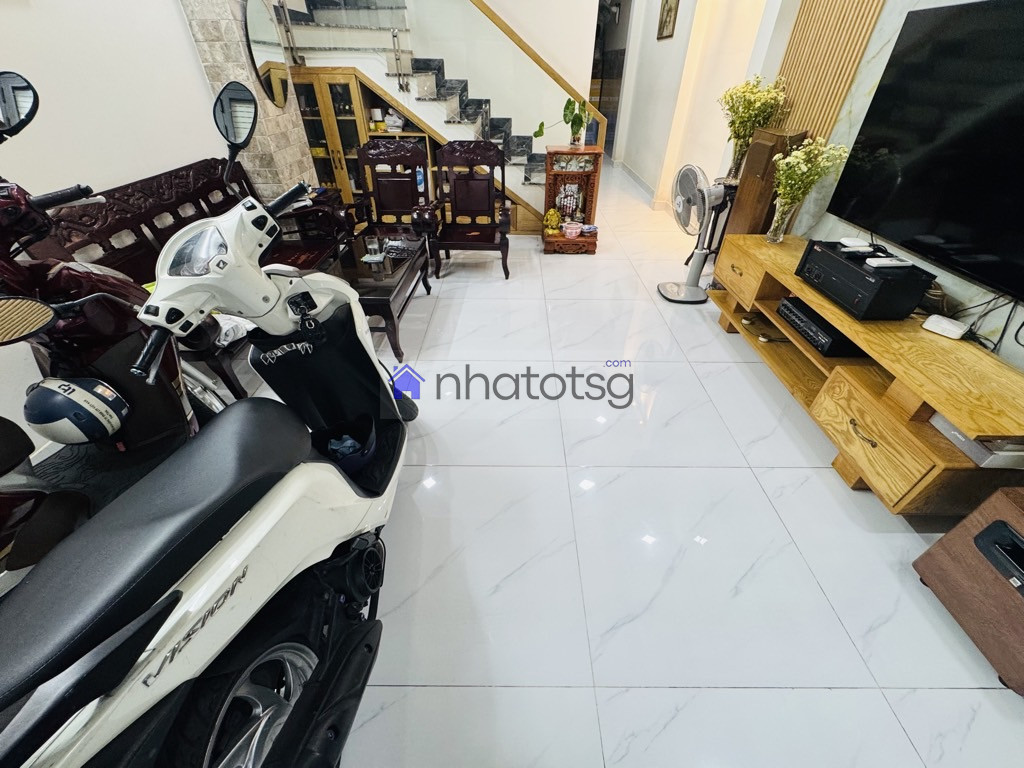 MẶT TIỀN KINH DOANH ĐƯỜNG VIP - CÓ VỈA HÈ - KHU SẦM UẤT, NHỘN NHỊP NGÀY ĐÊM.