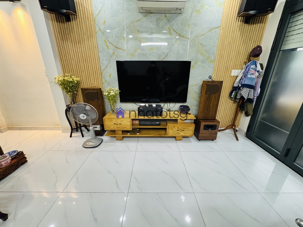 MẶT TIỀN KINH DOANH ĐƯỜNG VIP - CÓ VỈA HÈ - KHU SẦM UẤT, NHỘN NHỊP NGÀY ĐÊM.