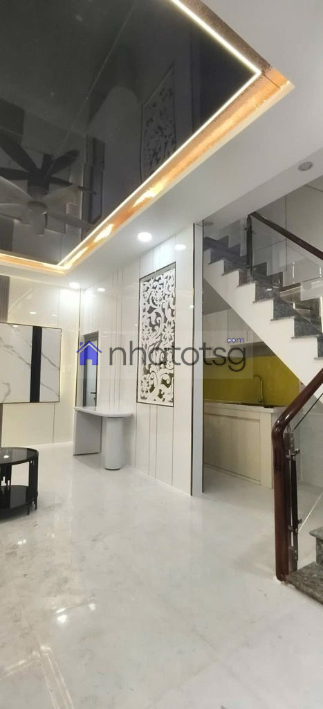 HẺM SẠCH, DÂN TRÍ CAO - TẶNG FULL NỘI THẤT - GẦN CV LÀNG HOA