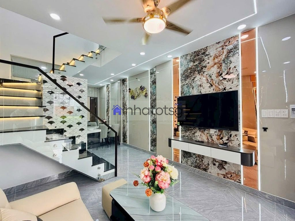 ĐƯỜNG THÔNG NGAY TRUNG TÂM SÁT SÂN BAY, GẦN UBND. SỔ HỒNG RIÊNG - NỘI THẤT BÀN GIAO FULL OPTION.( ĐÃ BÁN )