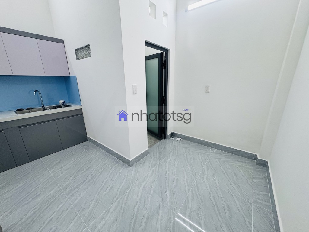 GẦN NHÀ GA T3, SÂN BAY TSN - 2 TẦNG - VUÔNG A4 - HẺM BA GÁC - GẦN MẶT TIỀN - TIỆN ÍCH NGẬP TRÀN.