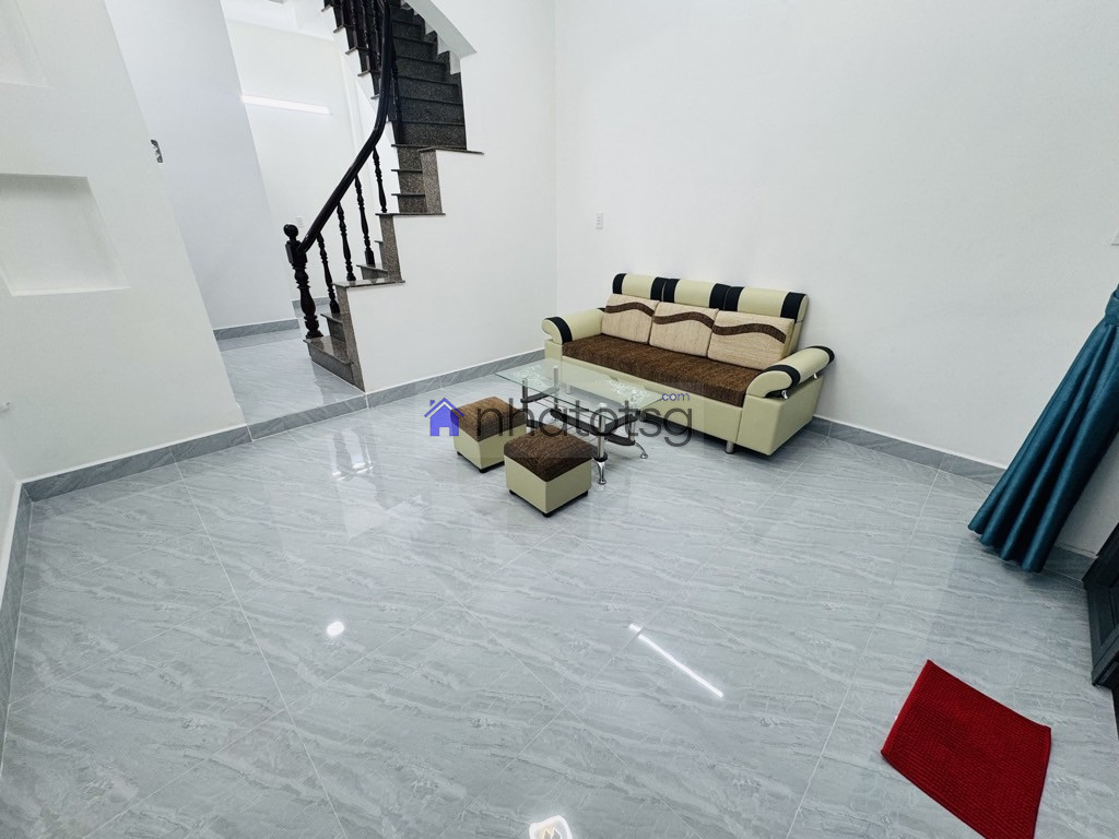 GẦN NHÀ GA T3, SÂN BAY TSN - 2 TẦNG - VUÔNG A4 - HẺM BA GÁC - GẦN MẶT TIỀN - TIỆN ÍCH NGẬP TRÀN.