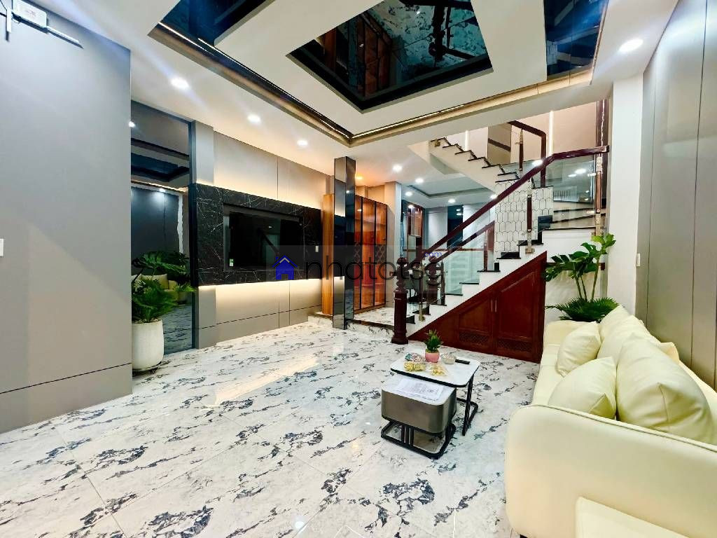 SIÊU PHẨM LÔ GÓC HẺM XE HƠI.