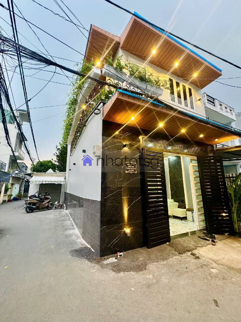 SIÊU PHẨM LÔ GÓC HẺM XE HƠI.