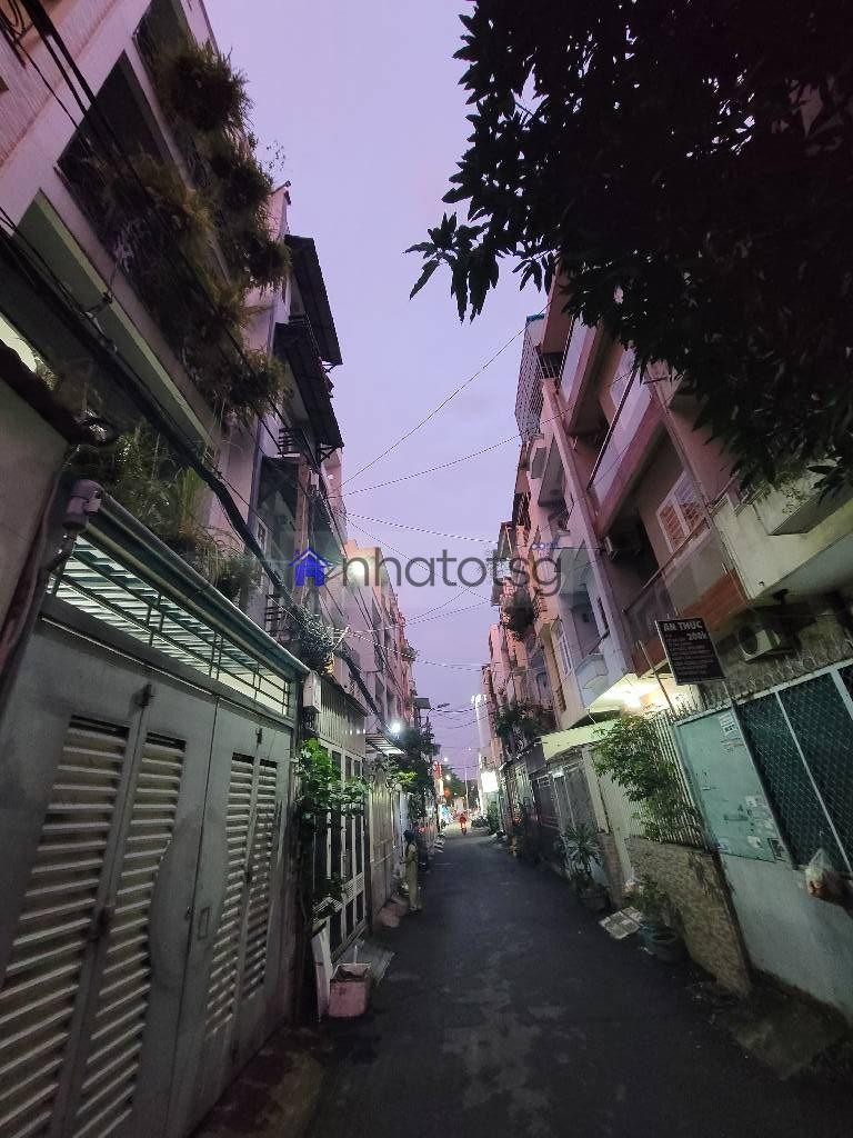 ĐỐI DIỆN CỔNG CITYLAND, EMART PHAN VĂN TRỊ, 4 TẦNG.