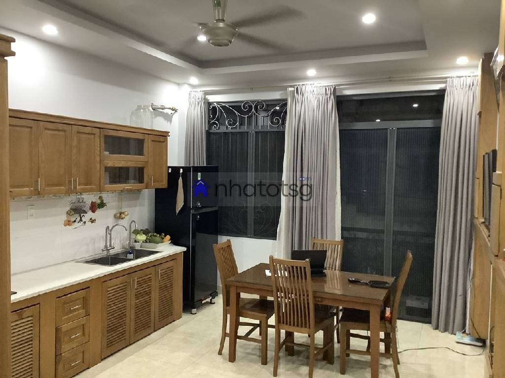 ĐỐI DIỆN CỔNG CITYLAND, EMART PHAN VĂN TRỊ, 4 TẦNG.