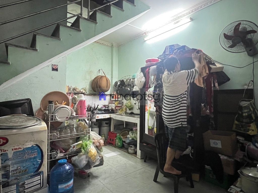 BÁN ĐẤT TẶNG NHÀ CẤP 4 GÁC LỬNG + 2 PHÒNG TRỌ